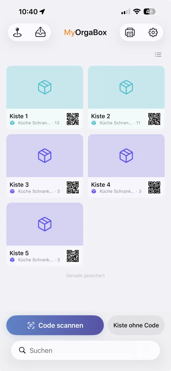 MyOrgaBox: Kachelübersicht der Kisten, jede mit Nummer, Ort, Anzahl der Gegenstände und QR-Code